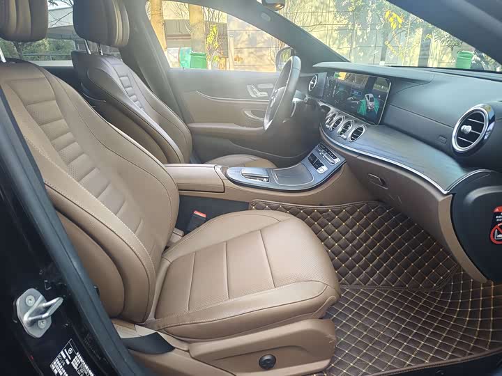 Фото 6 - Mercedes-Benz E-Class