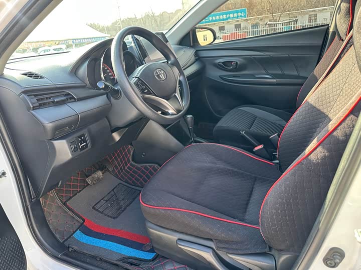 Фото 4 - Toyota Vios