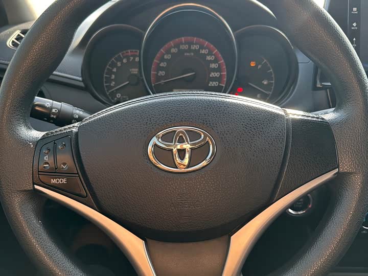 Фото 8 - Toyota Vios