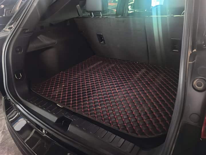 Фото 4 - Chevrolet Equinox