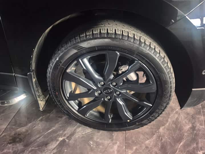 Фото 6 - Chevrolet Equinox