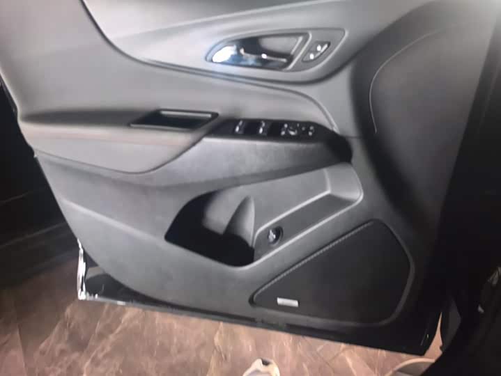 Фото 7 - Chevrolet Equinox