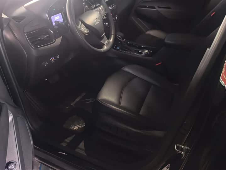 Фото 9 - Chevrolet Equinox