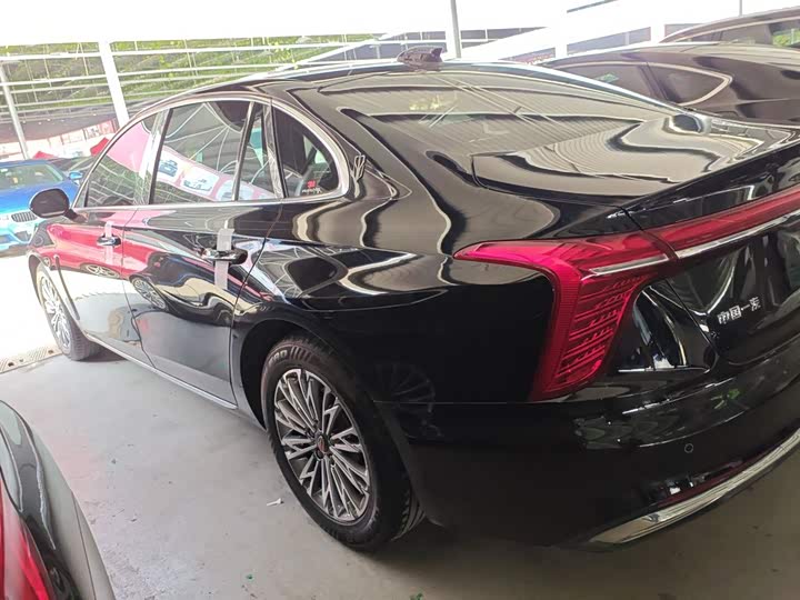 Фото 5 - Hongqi H5
