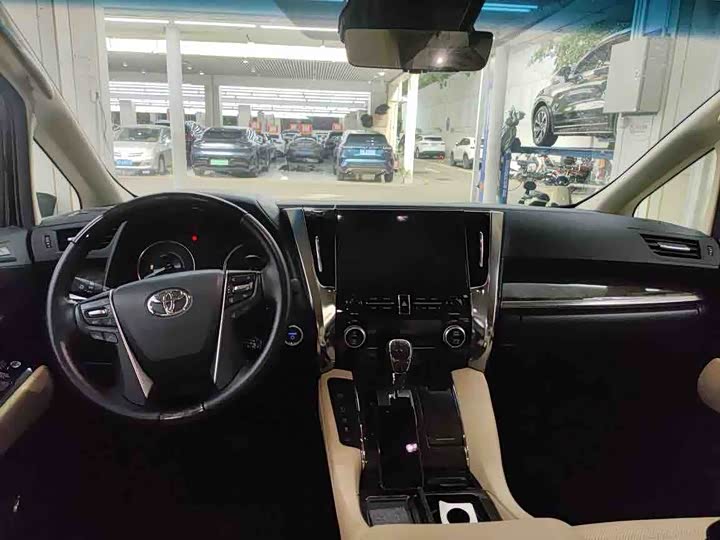 Фото 3 - Toyota Vellfire