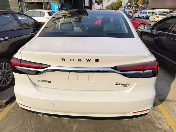 Фото 6 - Roewe i6 Max EV