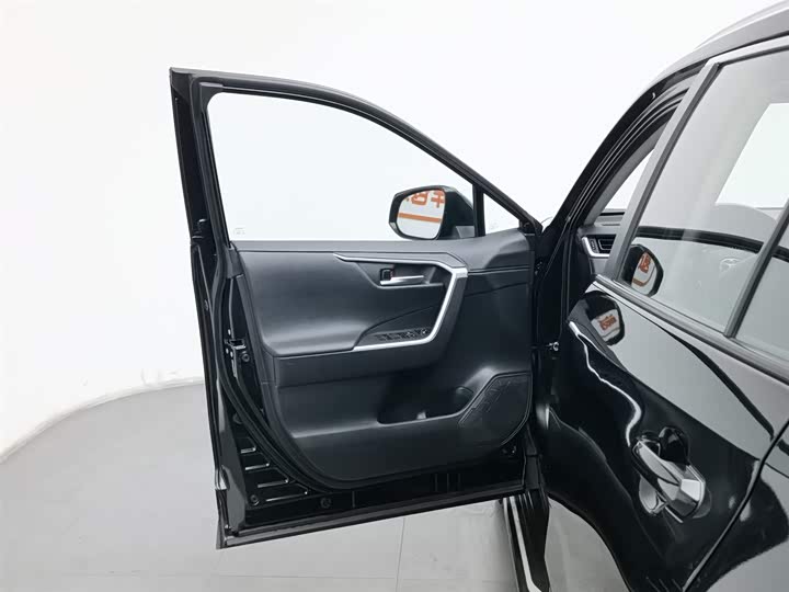 Фото 8 - Toyota Wildlander