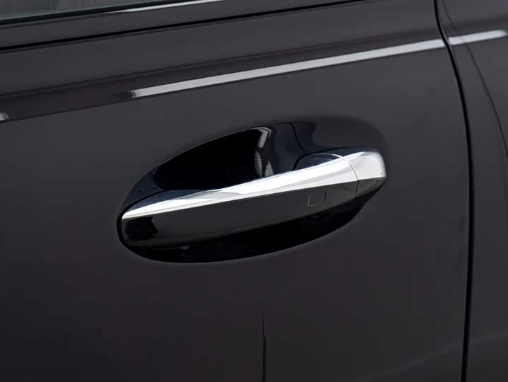 Фото 7 - Mercedes-Benz GLB-Class AMG