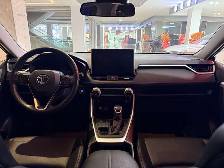 Фото 8 - Toyota Wildlander