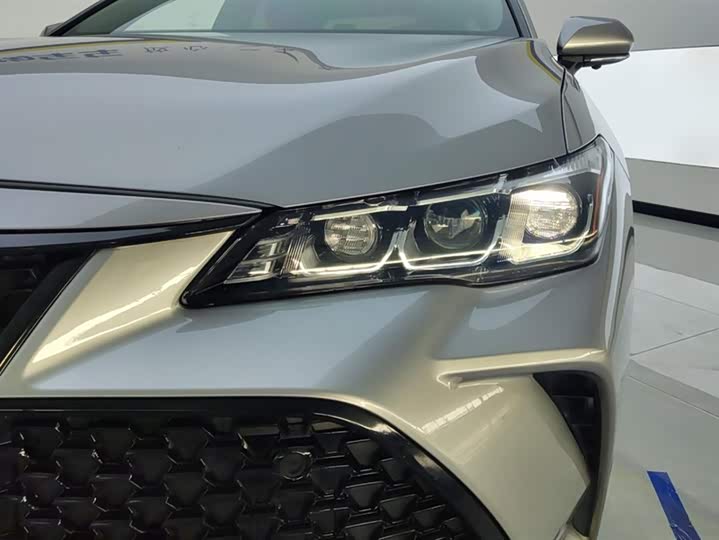 Фото 5 - Toyota Avalon