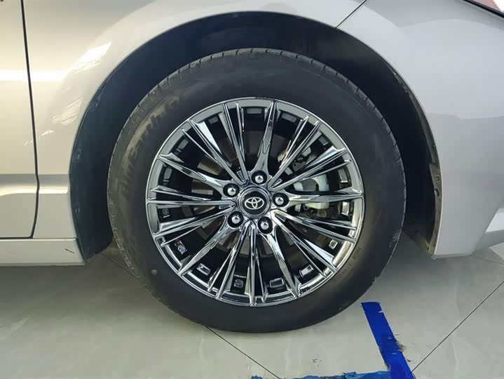 Фото 6 - Toyota Avalon