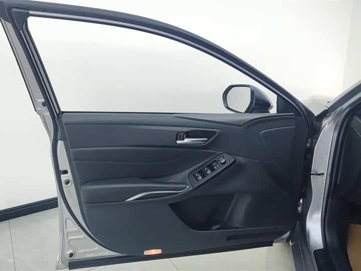 Фото 7 - Toyota Avalon