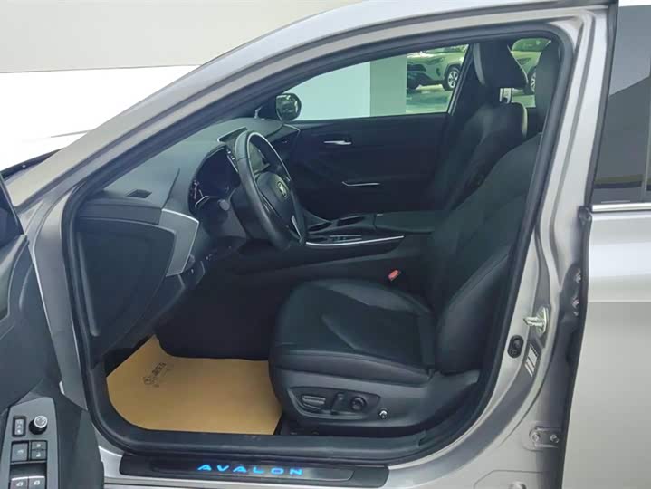 Фото 9 - Toyota Avalon