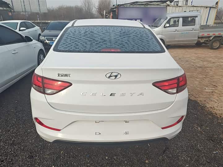 Фото 6 - Hyundai Celesta