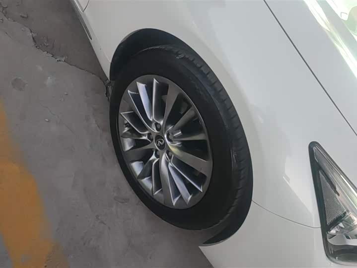 Фото 6 - Infiniti Q50L