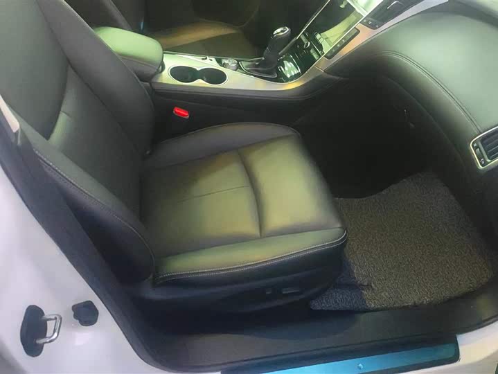 Фото 8 - Infiniti Q50L