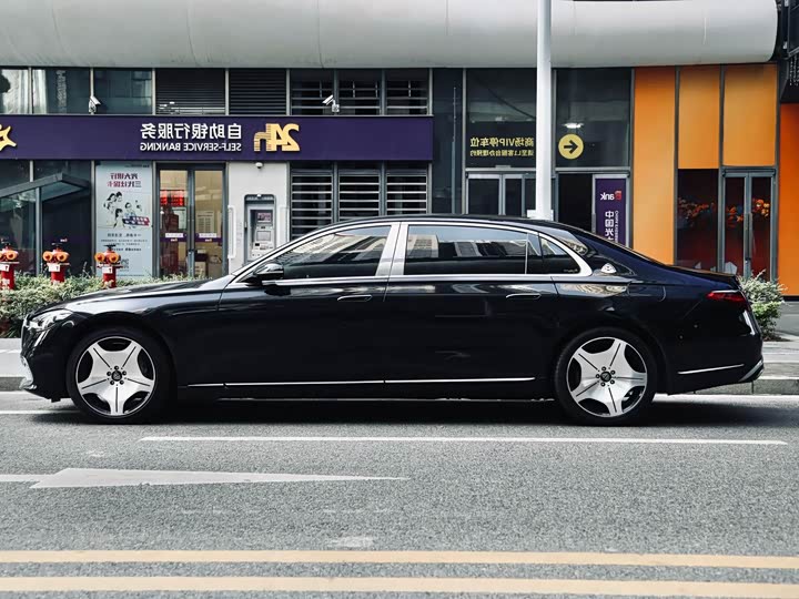 Фото 2 - Mercedes-Benz Maybach S-Class