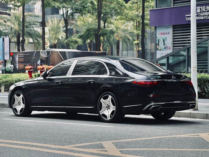 Фото 3 - Mercedes-Benz Maybach S-Class