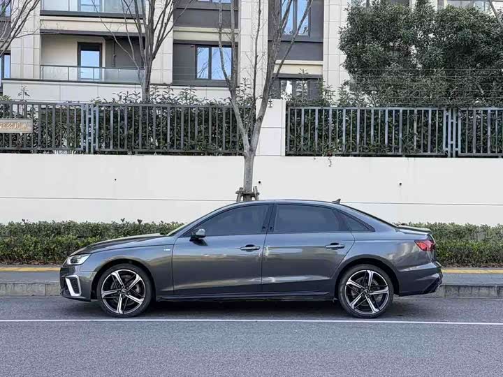 Фото 3 - Audi A4L