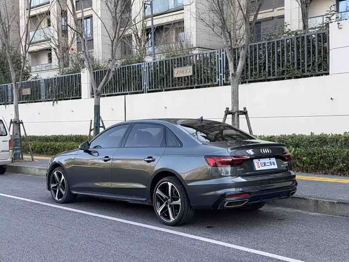 Фото 5 - Audi A4L