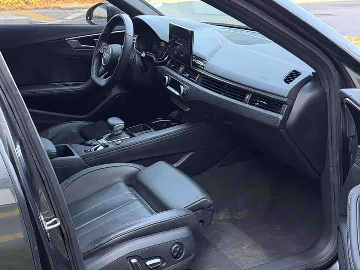 Фото 7 - Audi A4L