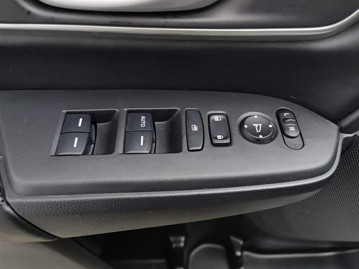 Фото 9 - Honda CR-V