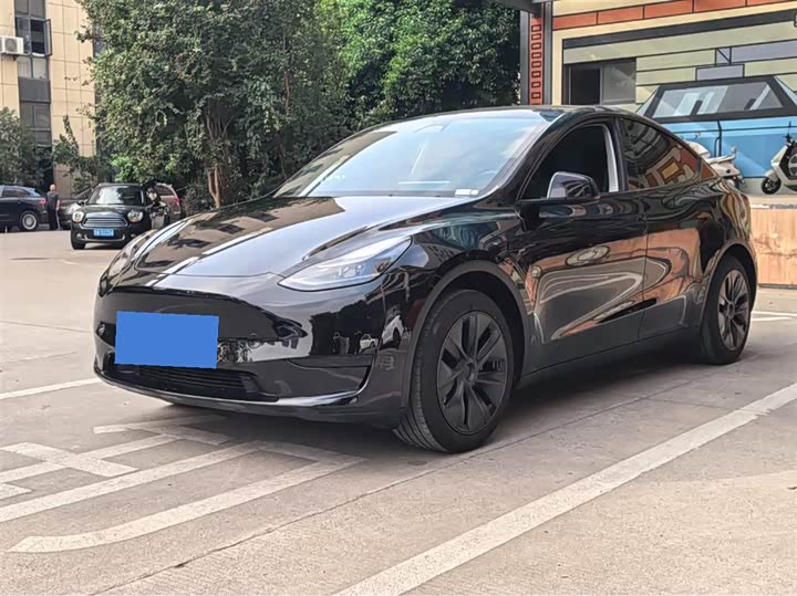 Фото 1 - Tesla Model Y