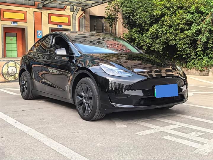 Фото 3 - Tesla Model Y