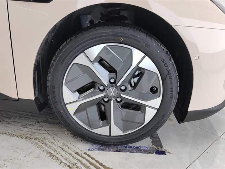 Фото 6 - XPeng Mona M03