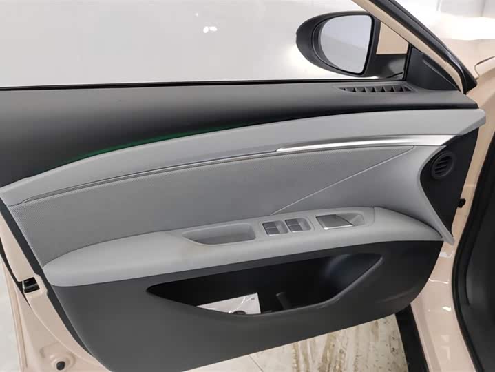 Фото 7 - XPeng Mona M03