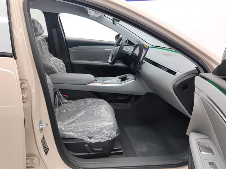 Фото 8 - XPeng Mona M03