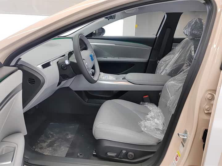 Фото 9 - XPeng Mona M03