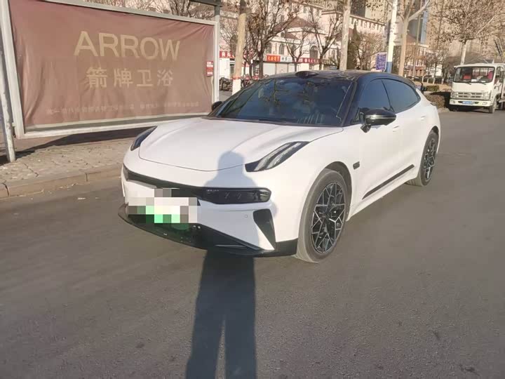 Фото 1 - Zeekr 001