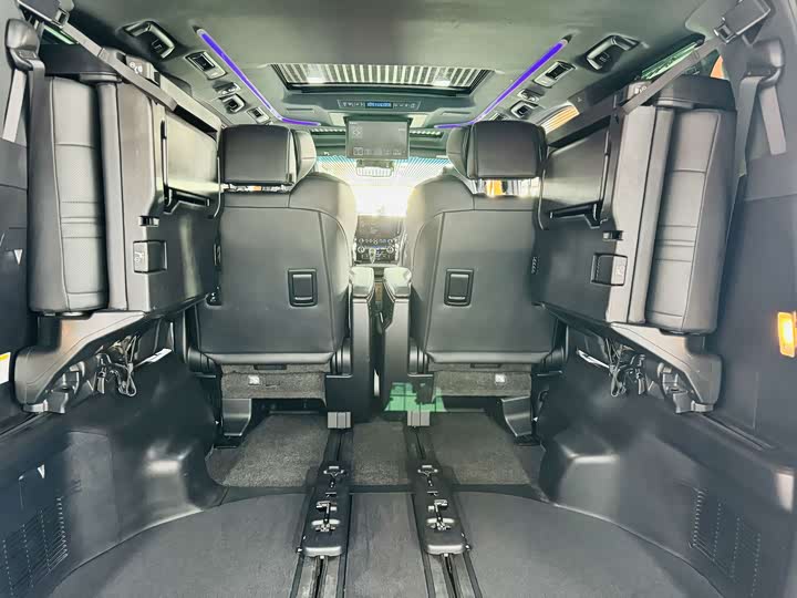 Фото 9 - Toyota Alphard