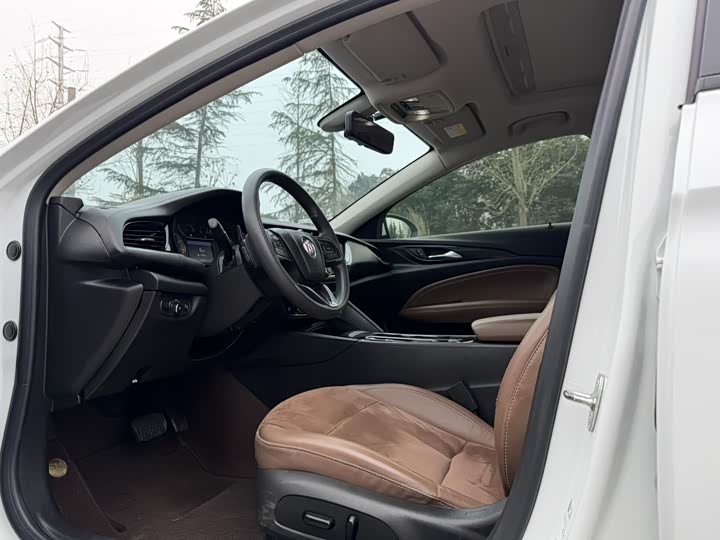 Фото 8 - Buick Regal