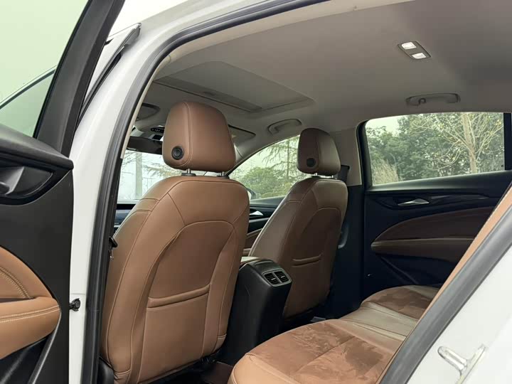 Фото 9 - Buick Regal