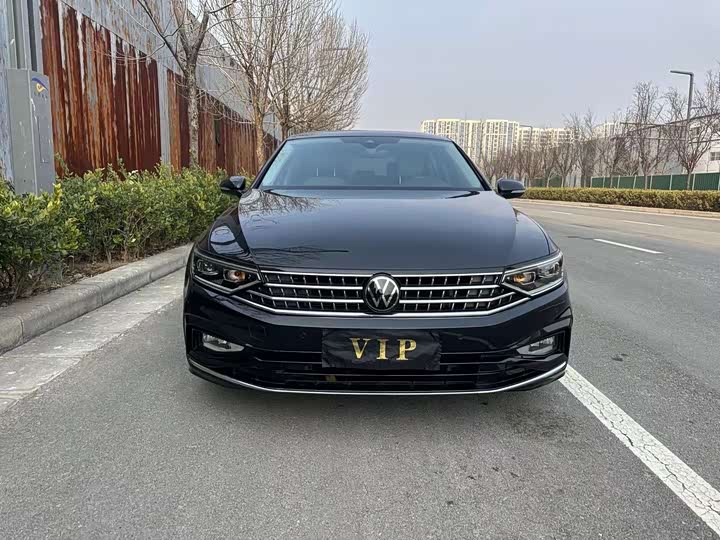 Фото 2 - Volkswagen Magotan