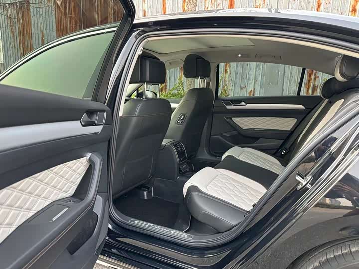 Фото 4 - Volkswagen Magotan