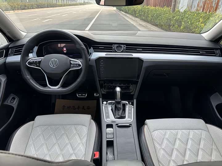 Фото 5 - Volkswagen Magotan