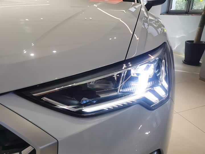 Фото 6 - Audi Q3