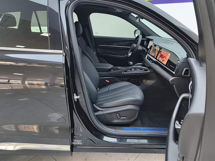 Фото 8 - Geely Monjaro