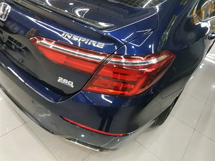 Фото 8 - Honda Inspire