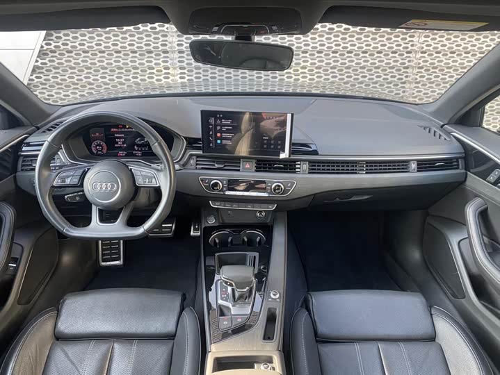 Фото 8 - Audi A4L