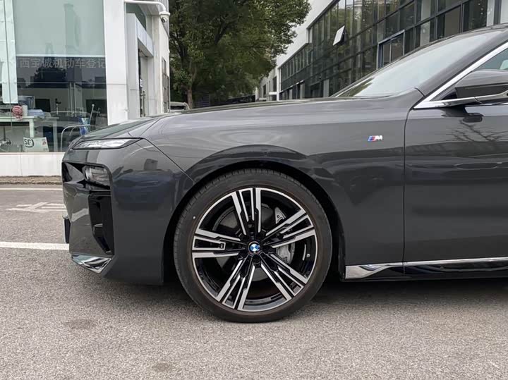 Фото 5 - BMW 7 Series