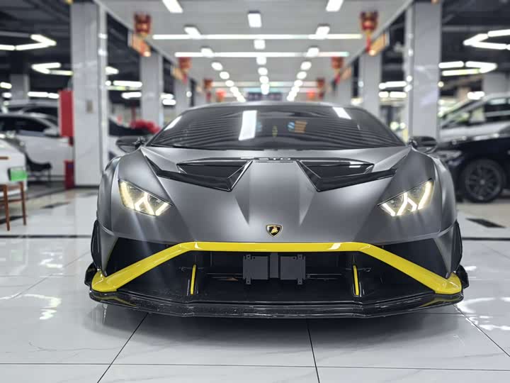 Фото 2 - Lamborghini Huracán