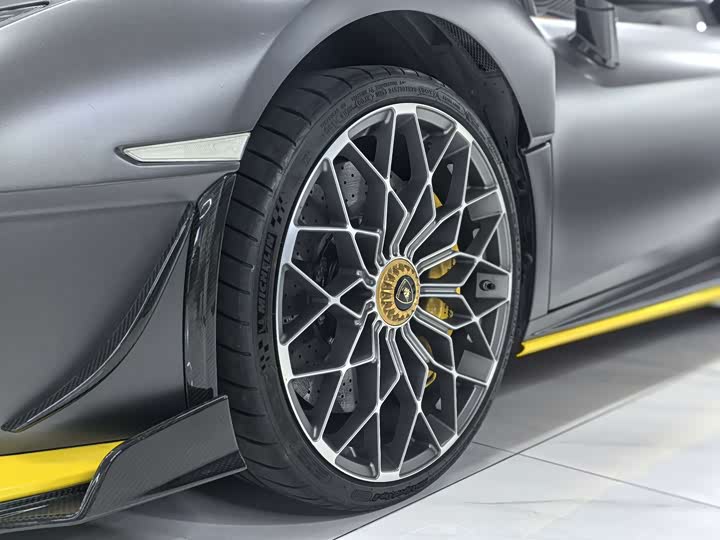 Фото 5 - Lamborghini Huracán