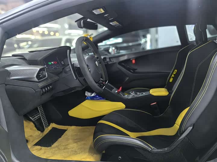 Фото 7 - Lamborghini Huracán