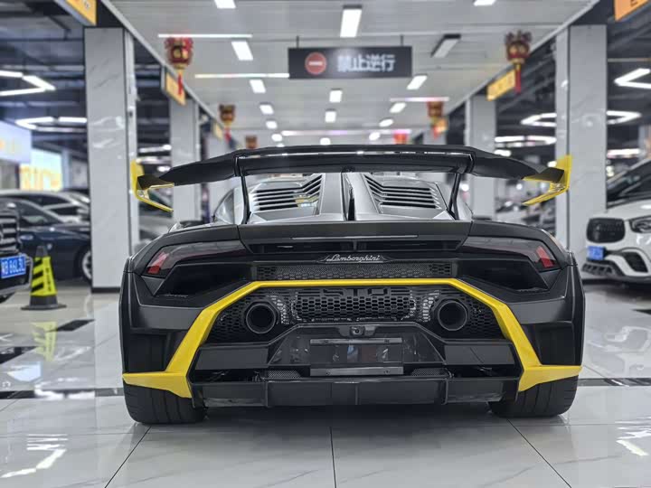 Фото 9 - Lamborghini Huracán