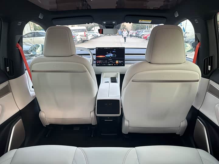 Фото 7 - Nio Onvo L60