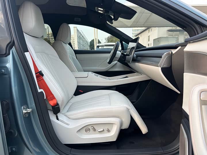 Фото 8 - Nio Onvo L60